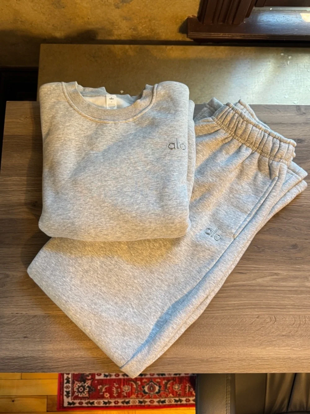 Alo Accolade Grey Sweat Set - Picture 1 of 8